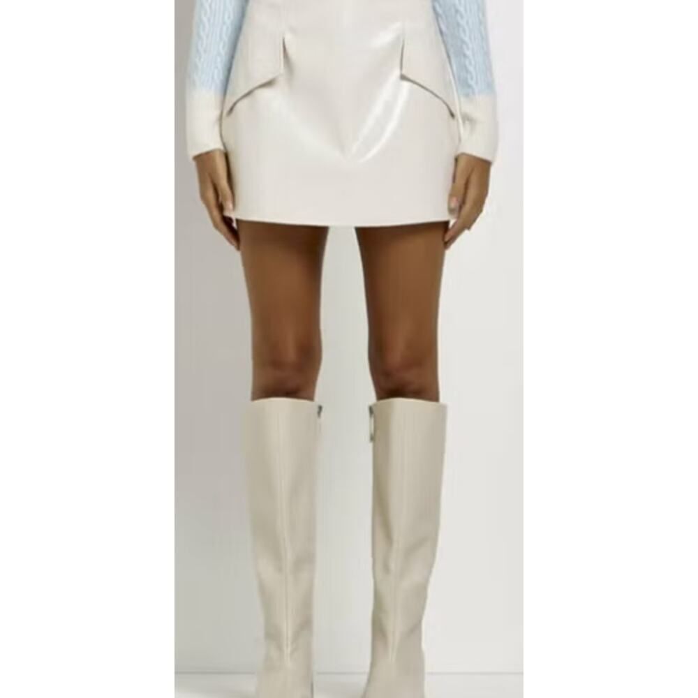 River Island Mini Skirt Women's 6 UK/2 US Cream Faux Leather NWOT - Picture 1 of 7